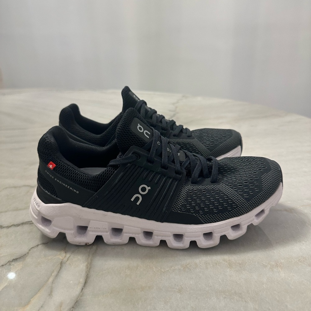 On Cloudswift Running Shoes